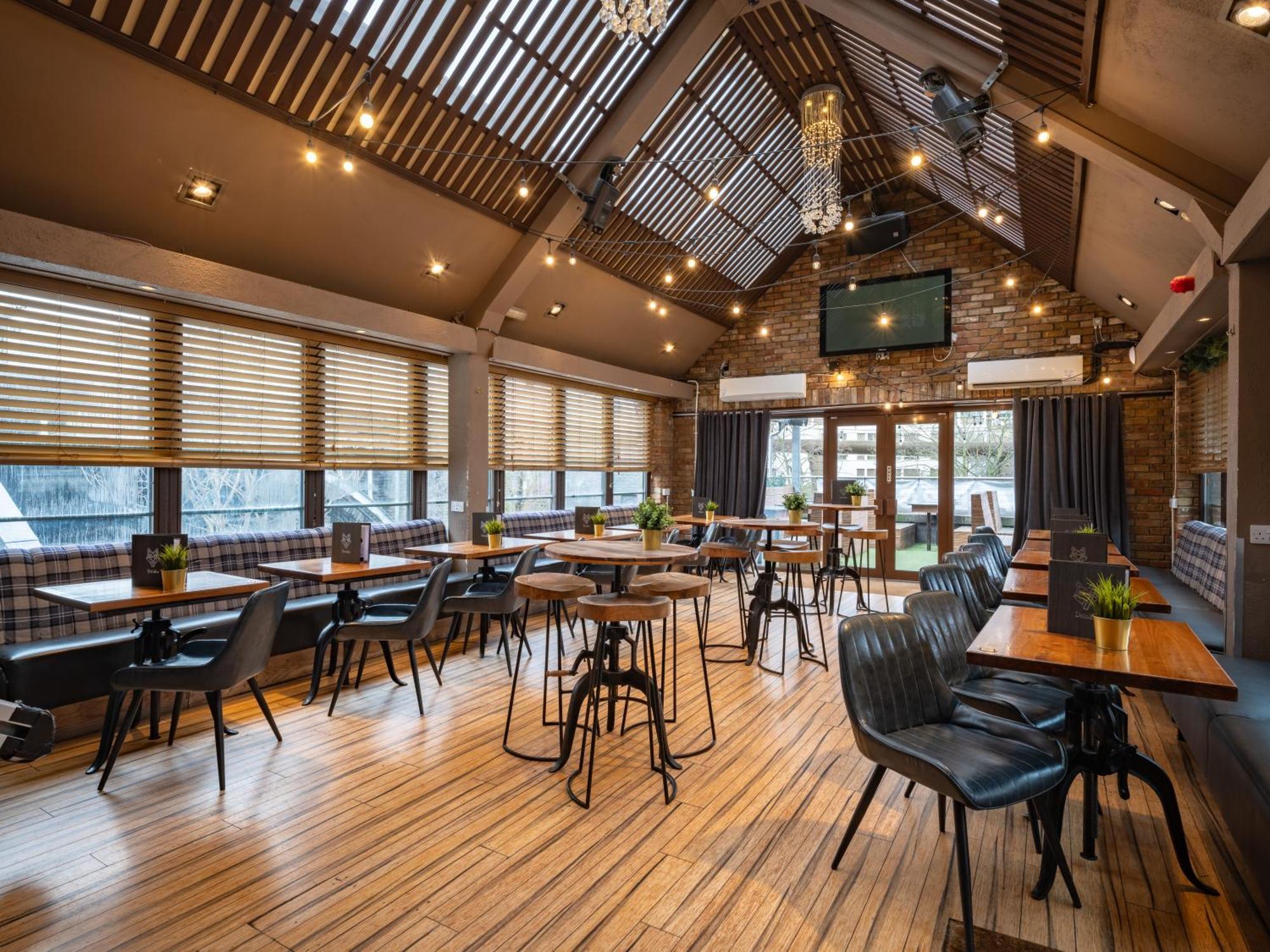 Siberia Bar & Hotel Aberdeen Exteriér fotografie